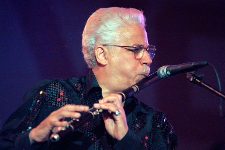 THE HAGUE, NETHERLANDS - JULY 11: Dominican singer Johnny Pacheco performs on July 11th 1999 at the North Sea Jazz Festival in the Hague, Netherlands. (Photo by Frans Schellekens/Redferns)